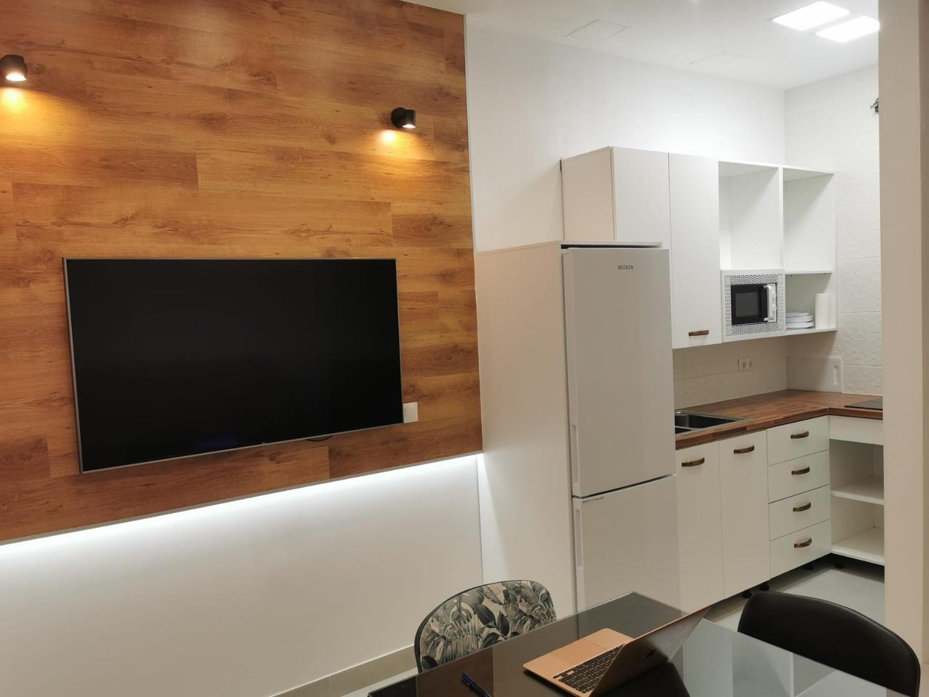 Urbanizacion La Roca, Estudio Torremolinos Bilik gambar
