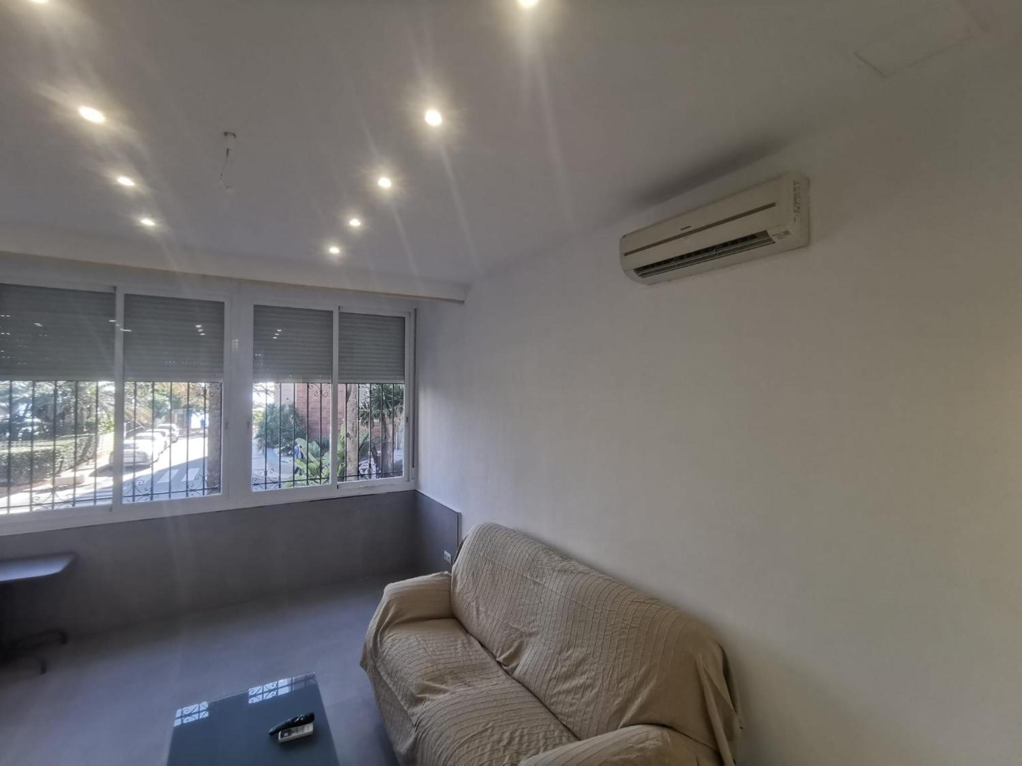 Urbanizacion La Roca, Estudio Torremolinos Bilik gambar